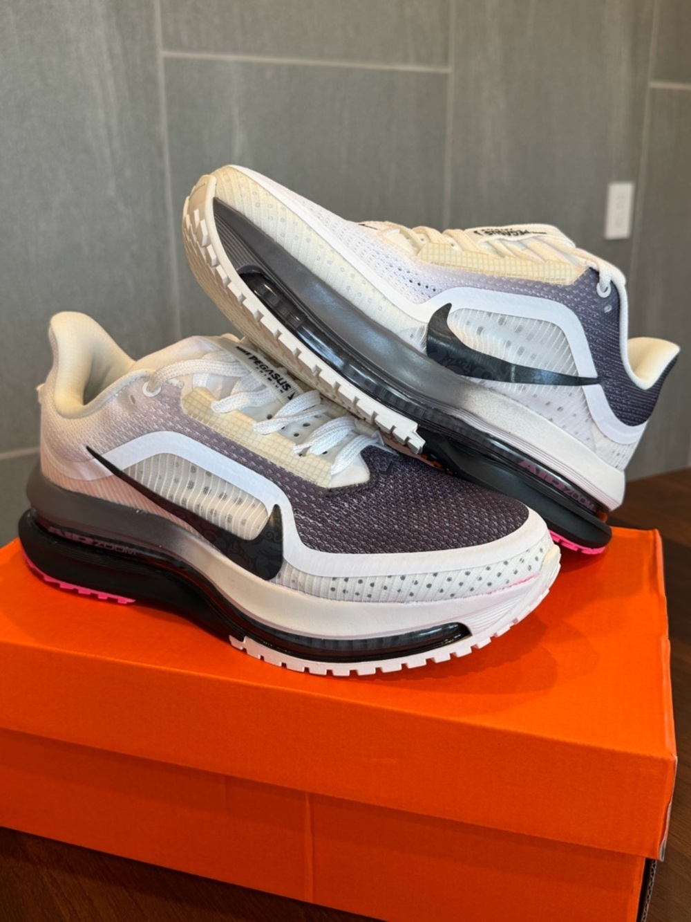 Women’s Pegasus Premium
